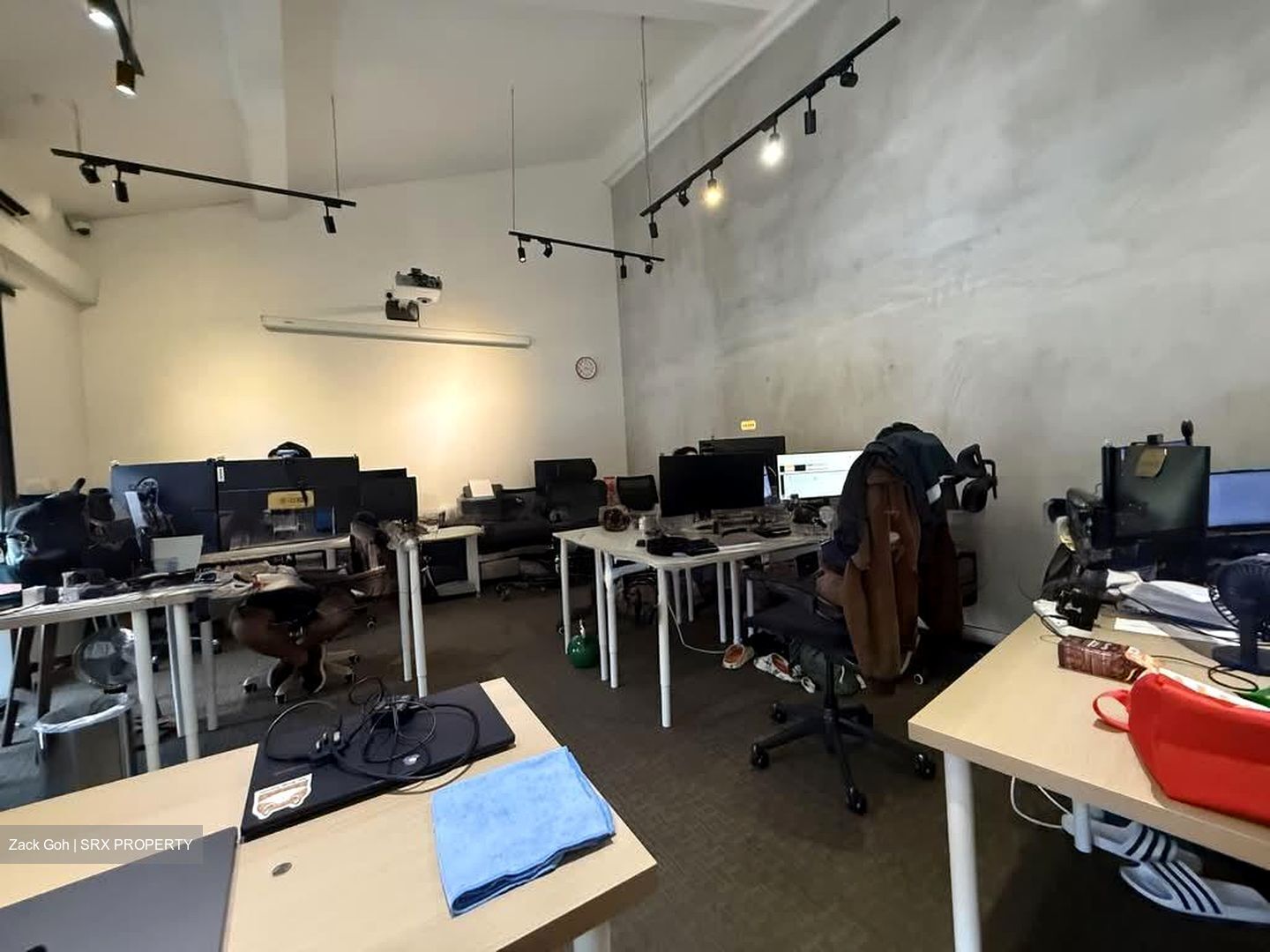 Loyang Green (D17), Office #550881791